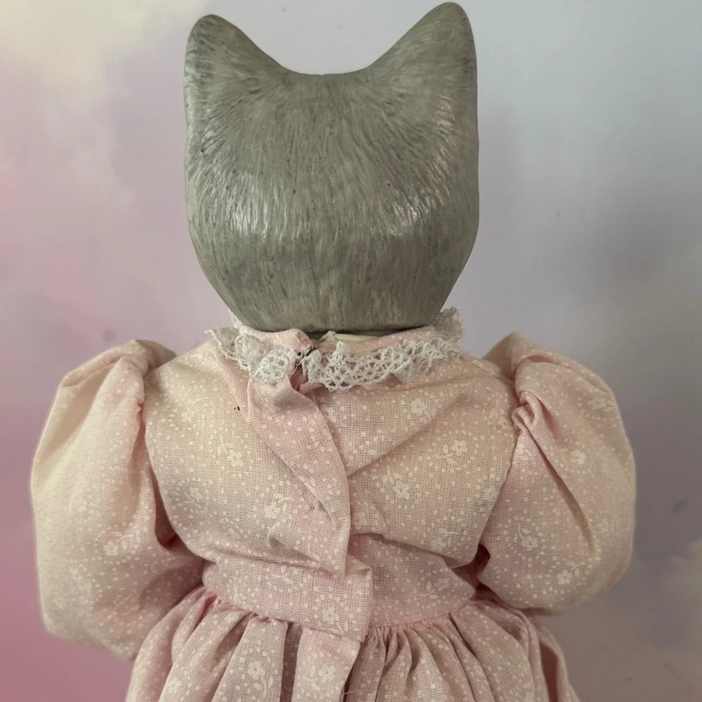 N/A charming cat